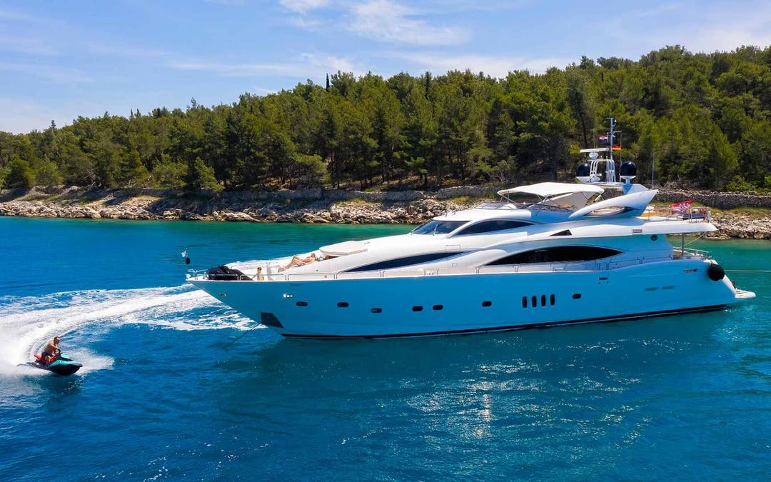 105 Sunseeker luxury charter yacht - Split, Croatia
