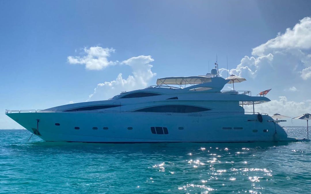105 Sunseeker luxury charter yacht - Nassau, The Bahamas