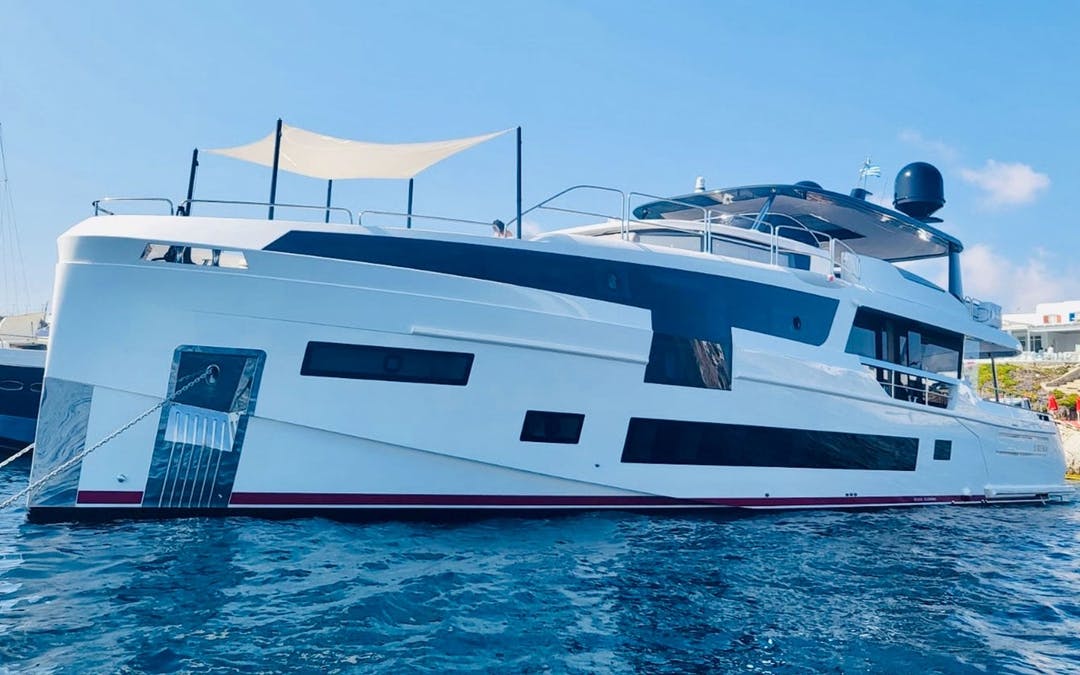 88 Sirena luxury charter yacht - Turnberry Marina, Turnberry Way, Aventura, FL, USA