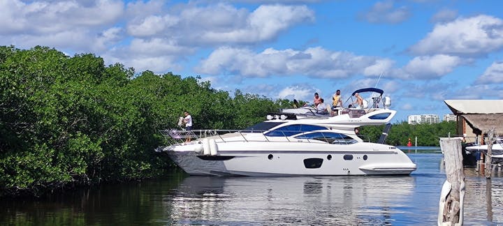 48' Azimut Flybridge for up to 15 people