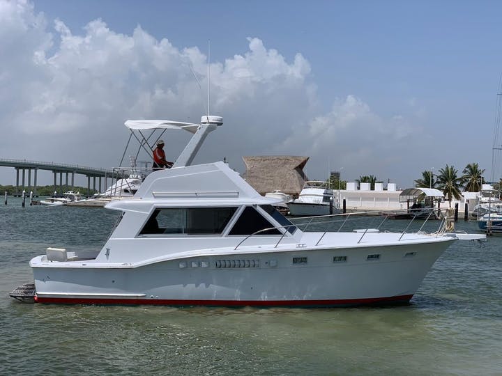 38' Chris-craft Fishing for 6 guests