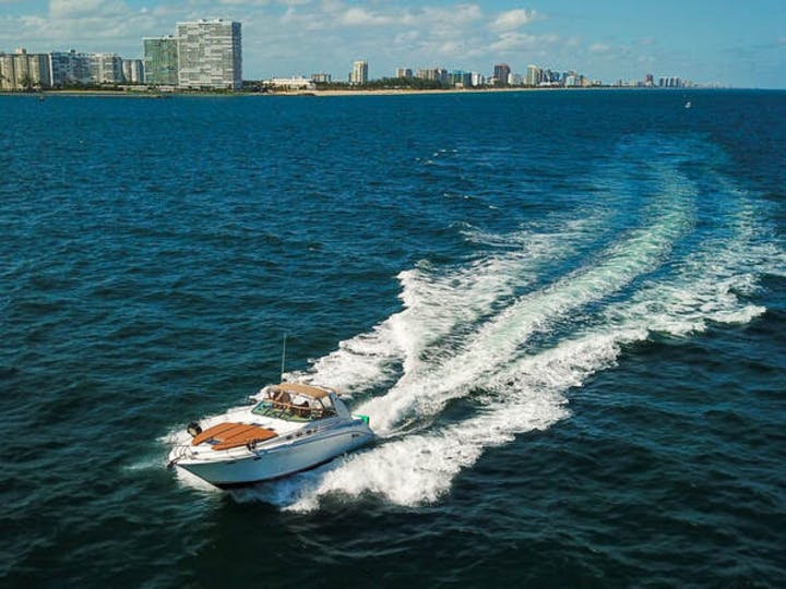 Cruise Fort Lauderdale on 40ft Sea Ray