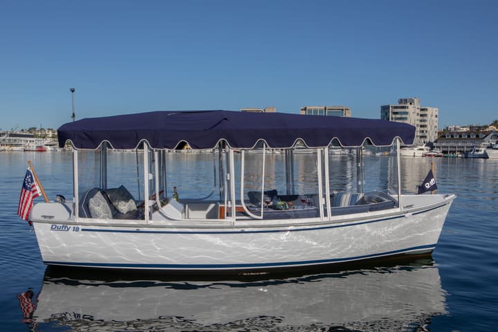 Romantic Boat cruise w/ wine Charcuterie