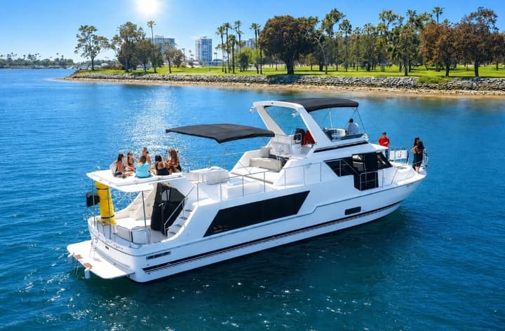 59' Paradise Party Yacht | Music | BYOB