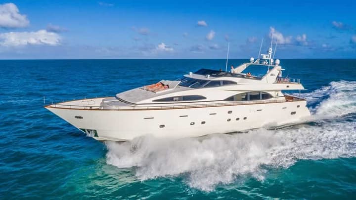 100 Azimut Jumbo - 1999 Azimut 100 luxury yacht for sale/ available for purchase