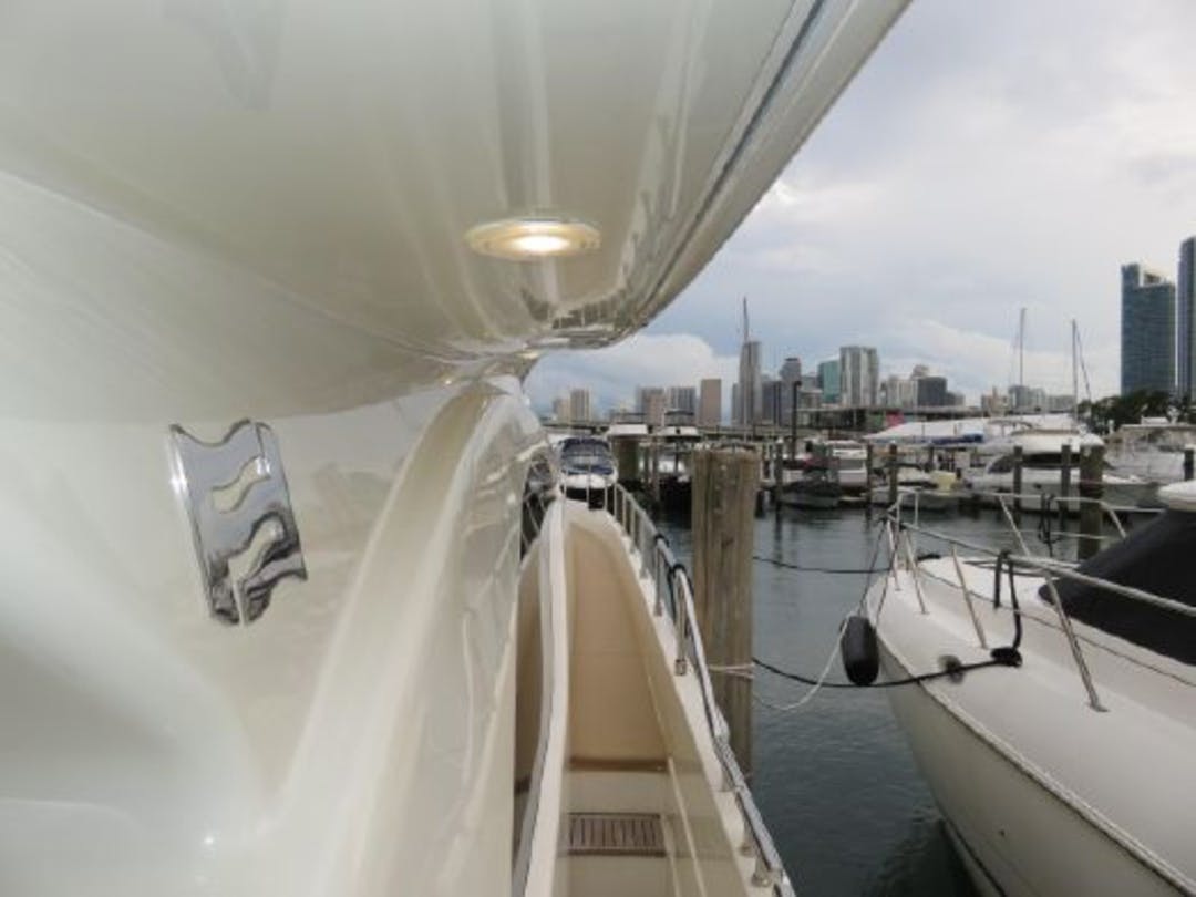68' Ferretti - 2000 Ferretti 68 luxury yacht for sale/ available for purchase