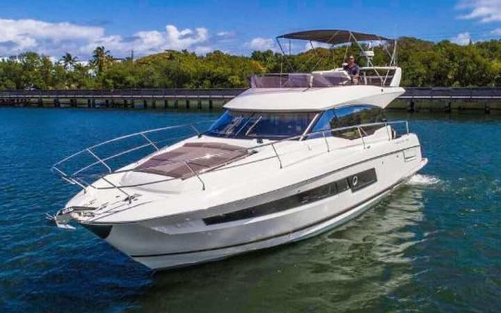 42 Prestige Flybridge luxury charter yacht - 4801 37th St S, St. Petersburg, FL 33711, USA