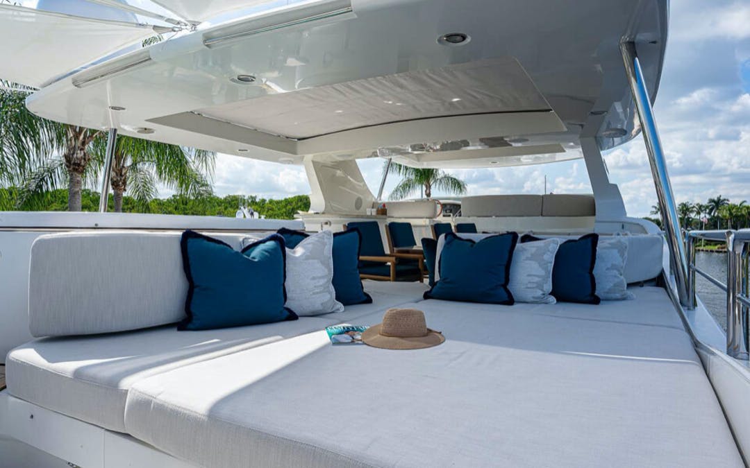 116 Azimut luxury charter yacht - Nassau, The Bahamas
