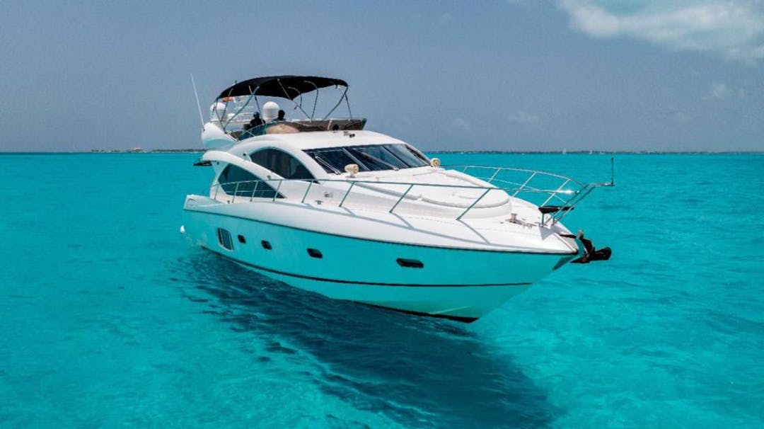 65 Sunseeker luxury charter yacht - Cancún, Quintana Roo, Mexico
