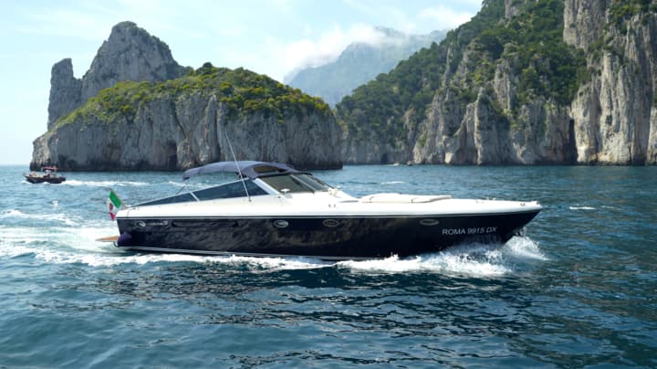 50 Itama luxury charter yacht - Marina di Stabia, Corso Alcide de Gasperi, Castellammare di Stabia, Metropolitan City of Naples, Italy