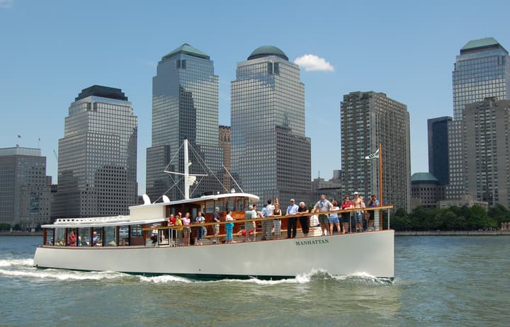 80 Manhattan luxury charter yacht - Chelsea Piers, New York, NY, USA