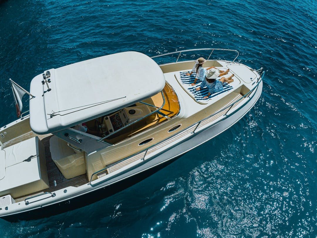 38 Walkaround luxury charter yacht - Piano di Sorrento, Metropolitan City of Naples, Italy