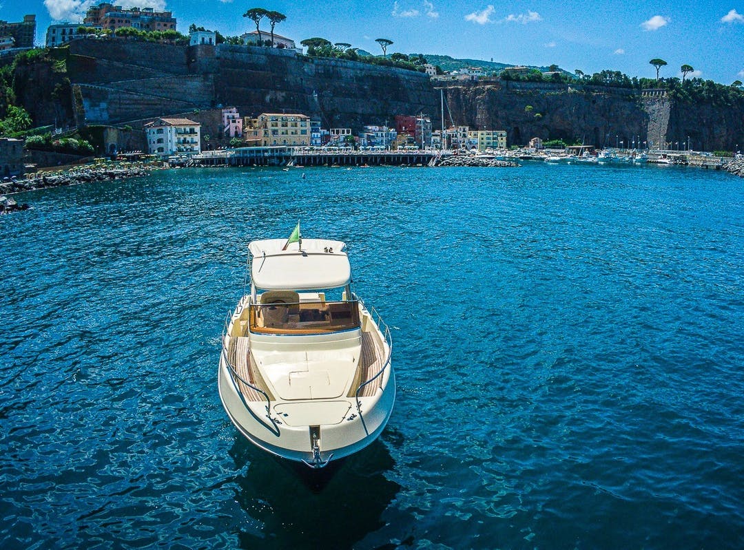 38 Walkaround luxury charter yacht - Piano di Sorrento, Metropolitan City of Naples, Italy