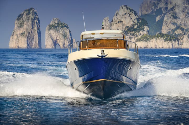38 Walkaround luxury charter yacht - Piano di Sorrento, Metropolitan City of Naples, Italy