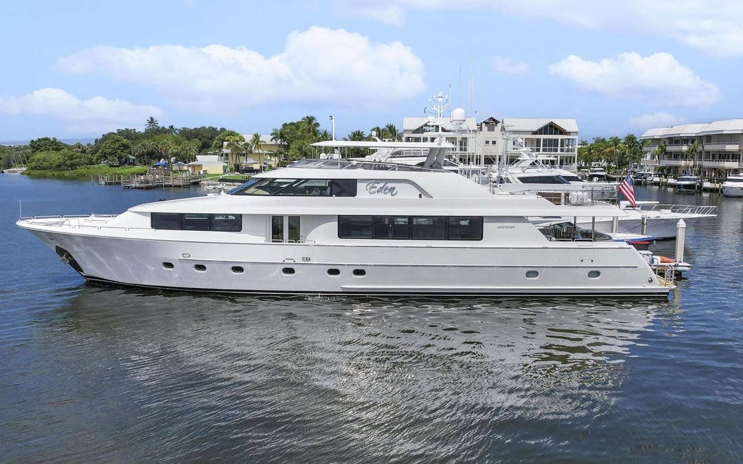 112 Westport luxury charter yacht - Nassau, The Bahamas