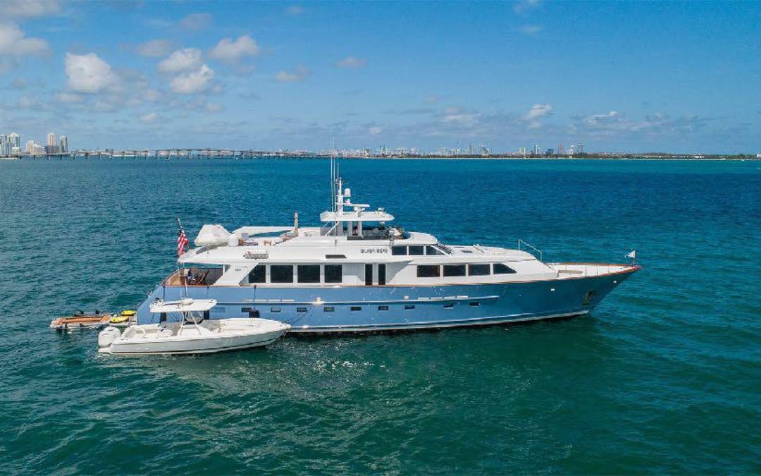 107 Burger luxury charter yacht - Nassau, The Bahamas
