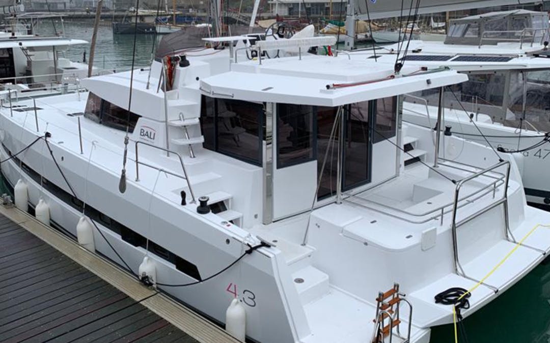 41 Bali luxury charter yacht - Marina D'Arechi, Italy