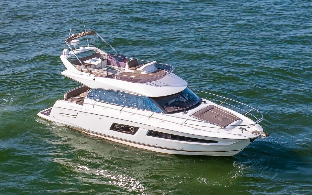 45 Prestige luxury charter yacht - Burnham Harbor, Chicago, IL, USA