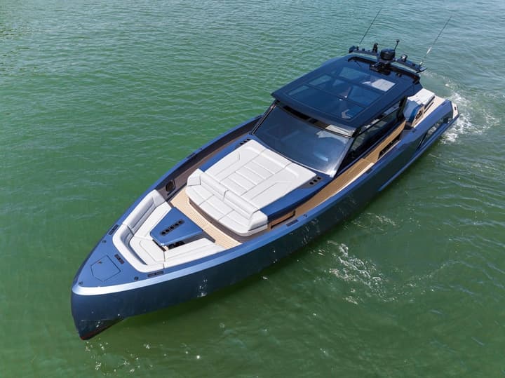 52 Vanquich luxury charter yacht - Montauk Avenue Extension, Sag Harbor, NY, USA