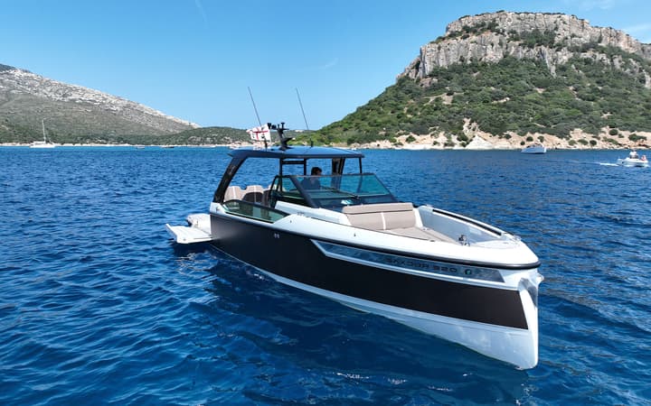 33 Saxdor luxury charter yacht - Golfo Aranci, Province of Sassari, Italy