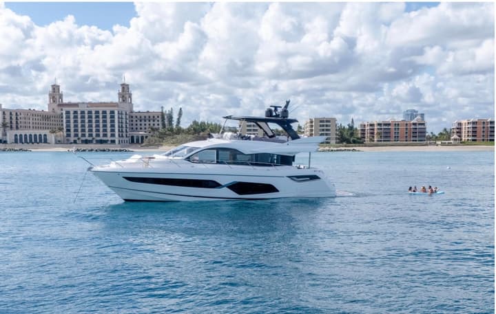 68 Sunseeker Manhattan luxury charter yacht - Buccaneer Marina Resort, Lake Drive, Palm Beach Shores, FL, USA