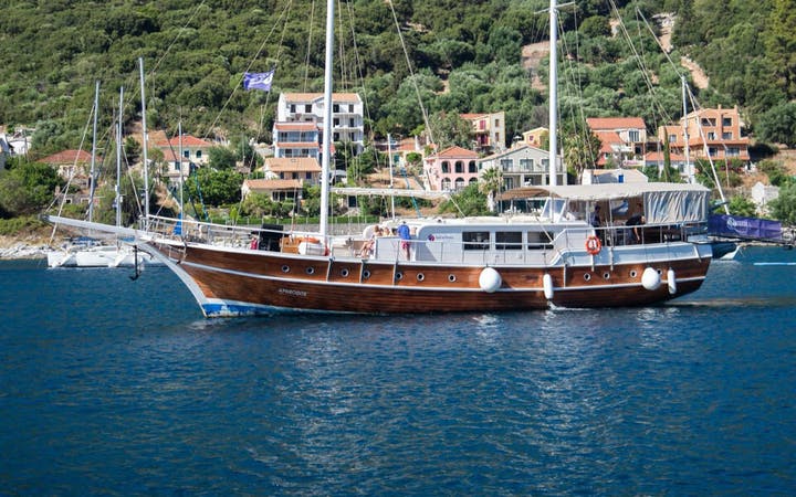 82' Custom luxury charter yacht - Tourlos 846 00, Greece
