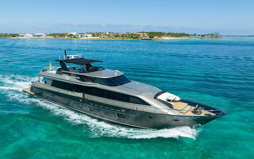 110 Crescent luxury charter yacht - Bay Street Marina, Nassau Bahamas