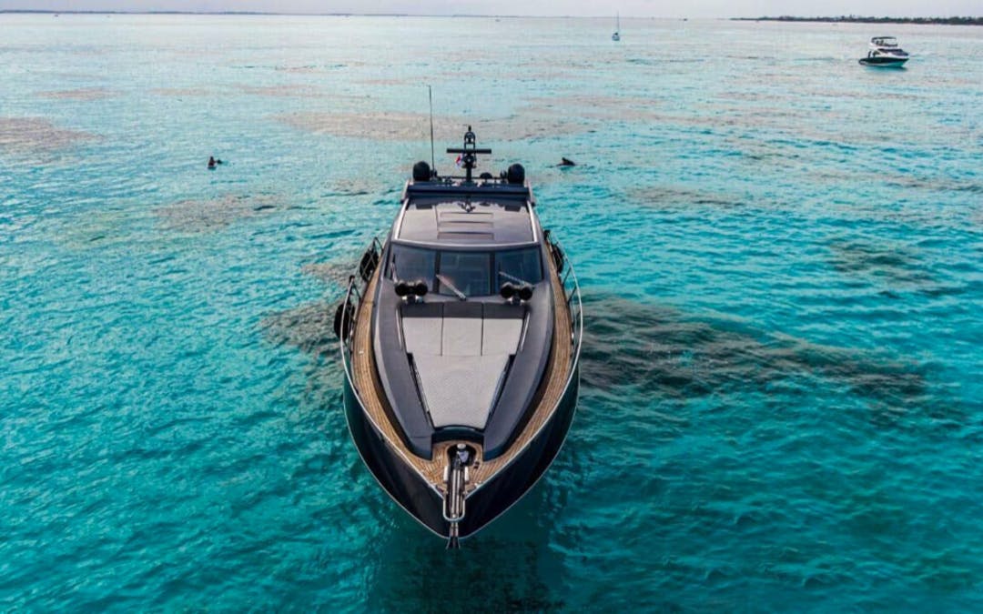64 Sunseeker Predator luxury charter yacht - Av. Bonampak MZ27 LT1, Puerto Juarez, Zona Hotelera, 77500 Cancún, Q.R., Mexico