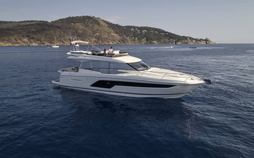62' Prestige luxury charter yacht - Saint-Raphaël, France - 3
