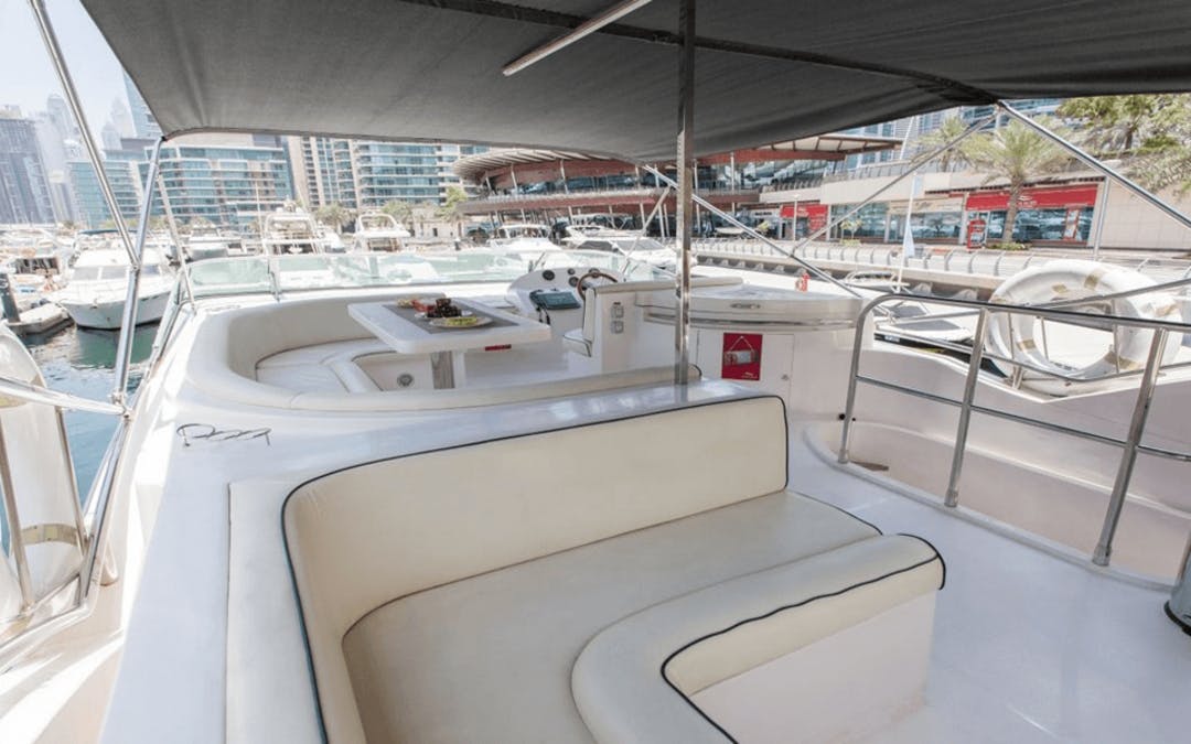 56 yacht luxury charter yacht - Dubai Marina - Dubai - United Arab Emirates