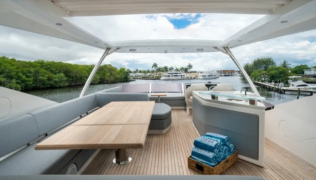 76 Sunseeker luxury charter yacht - Naples, FL, USA