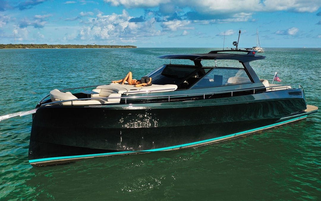 50 Bronson luxury charter yacht - East Hampton, NY, USA