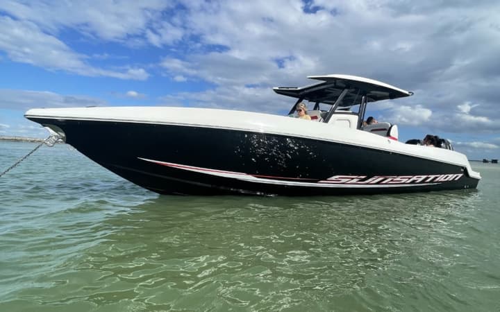 35 Sunsation luxury charter yacht - Salty Sam's Marina, 2500 Main St, Fort Myers Beach, FL 33931, USA