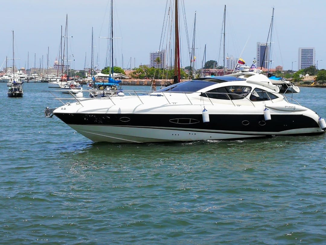 55 Azimut luxury charter yacht - PUNTA IGUANA CLUB NAUTICO, Calle 24, Cartagena, Cartagena Province, Bolívar, Colombia