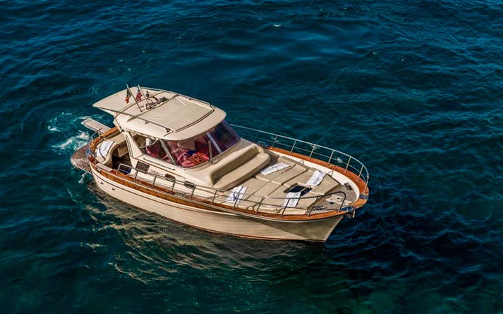 32' Apreamare luxury charter yacht - Positano, SA, Italy