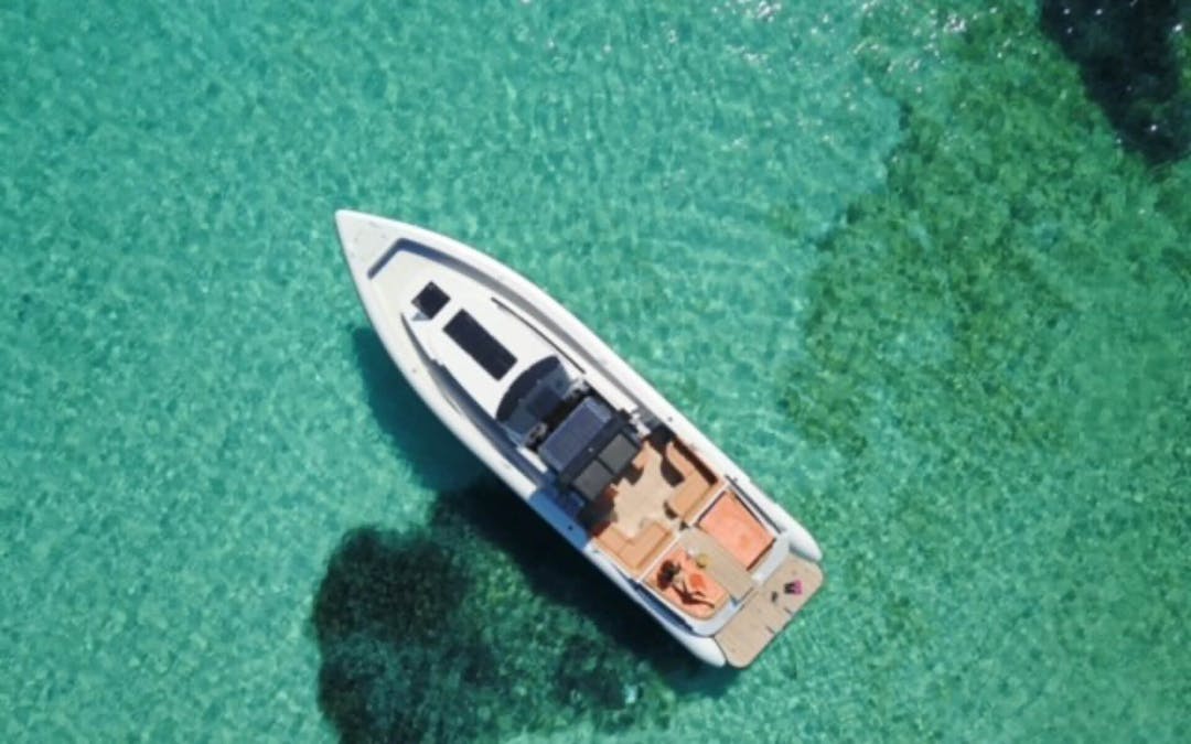 42 Skipper luxury charter yacht - Yacht Club - Dubai - United Arab Emirates