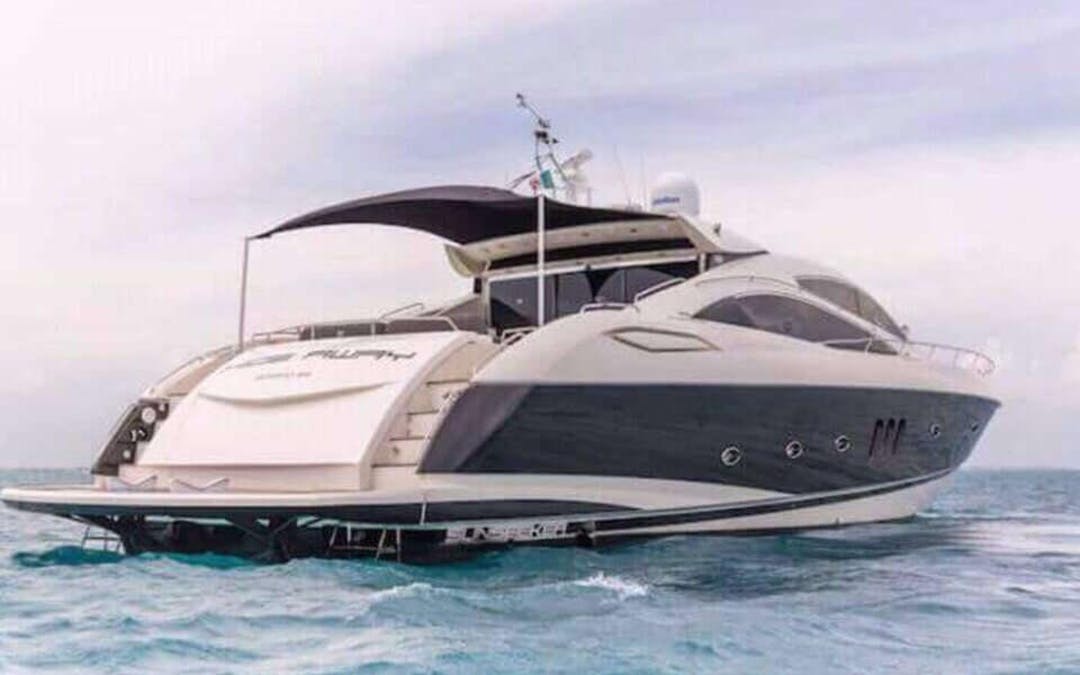 82 Sunseeker luxury charter yacht - Av. Bonampak MZ27 LT1, Puerto Juarez, Zona Hotelera, 77500 Cancún, Q.R., Mexico