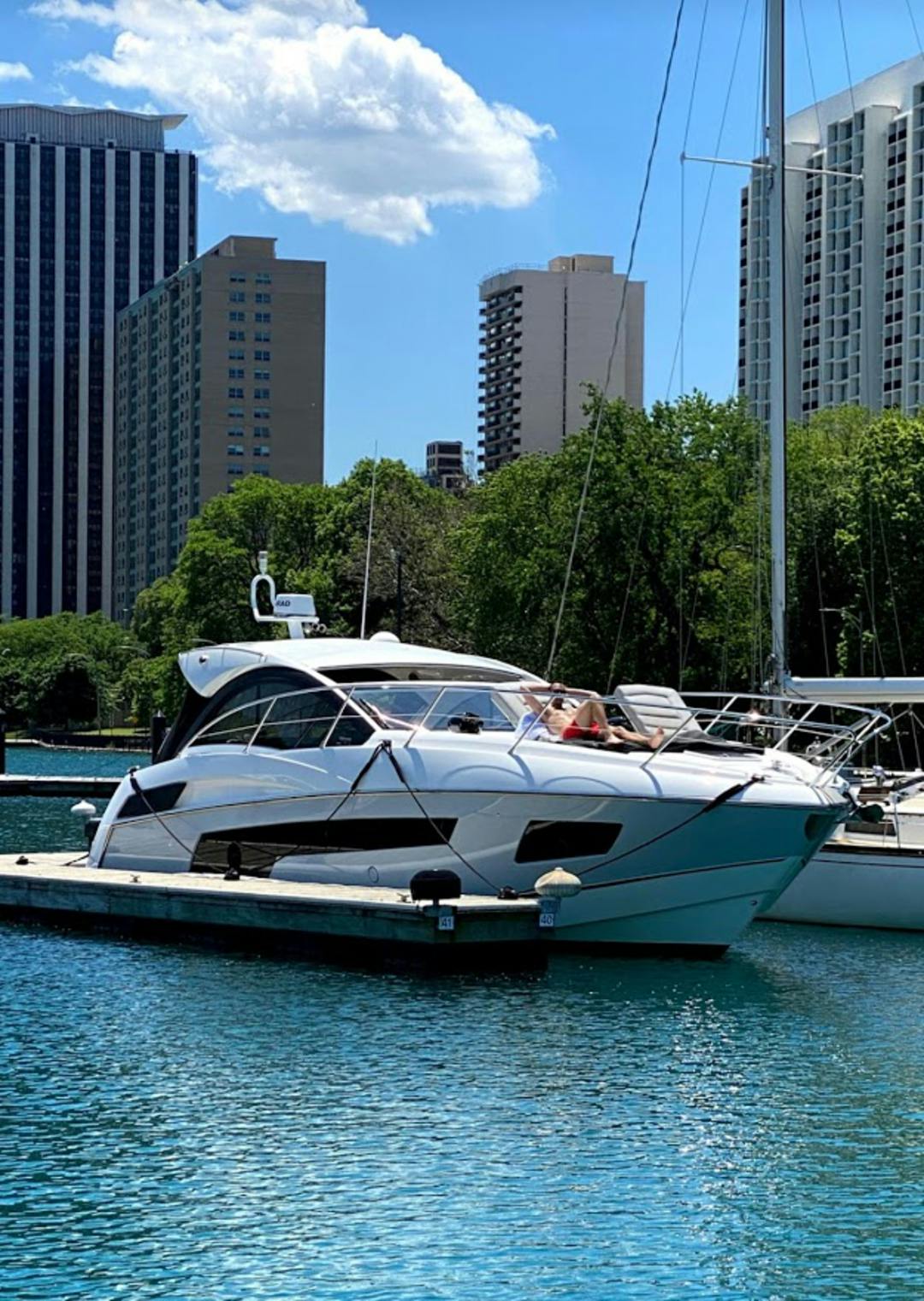 40 Sunseeker luxury charter yacht - Belmont Harbor, Chicago, IL, USA