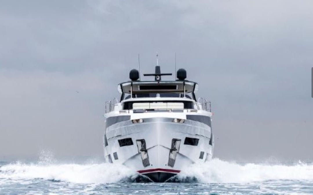 88 Sirena luxury charter yacht - Island Gardens Marina, Mac Arthur Causeway, Miami, FL, USA