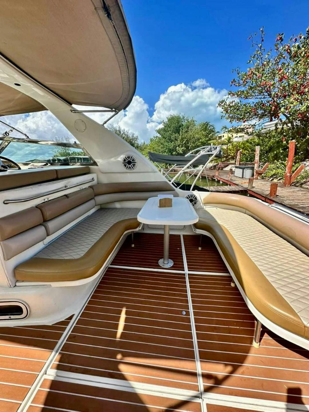 40 Sea Ray luxury charter yacht - Cancún, Quintana Roo, Mexico