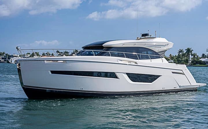 52 Carver luxury charter yacht - 31st Street Harbor, Chicago, IL, USA