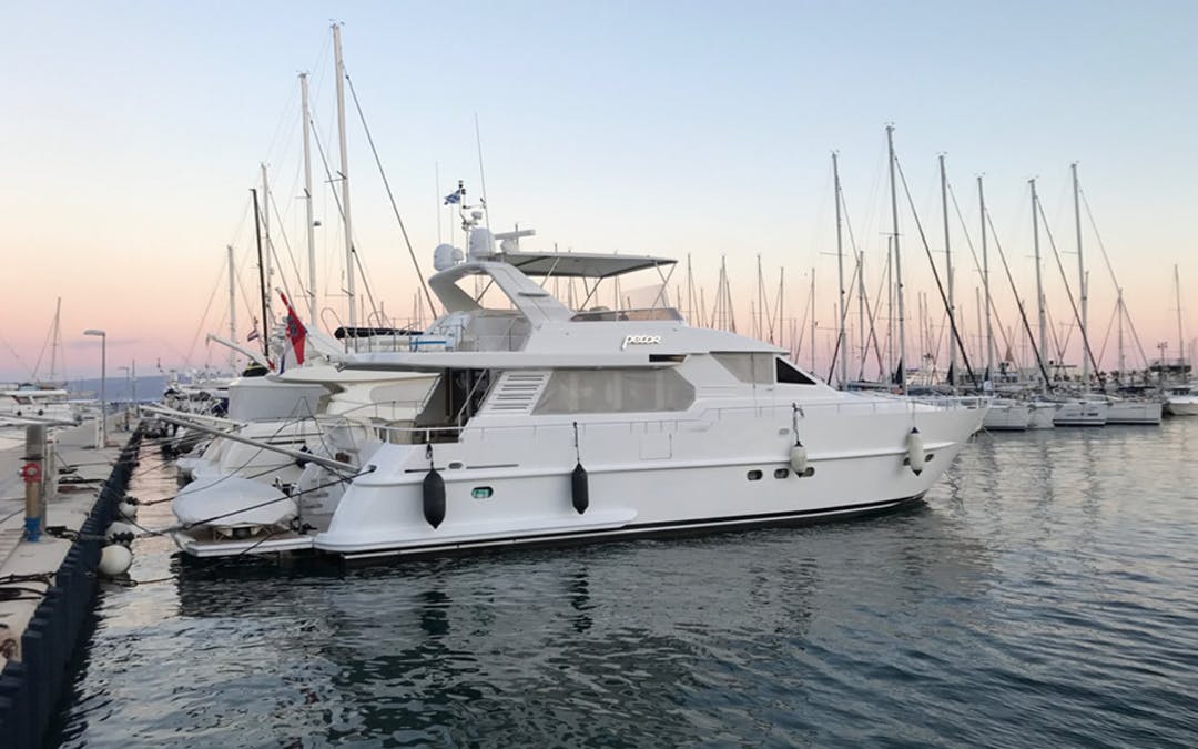 65 Moonen luxury charter yacht - Marina Lav, Grljevačka ulica 2a, Podstrana, Croatia