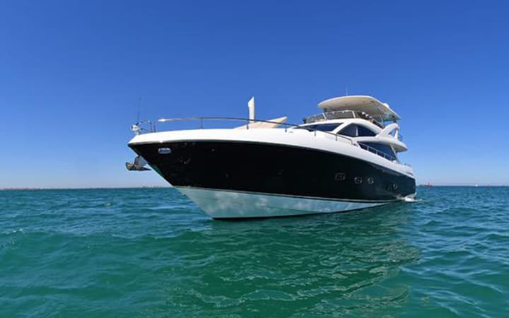 75 Sunseeker luxury charter yacht - Policentro Ó Marina Palmira, La Paz, Baja California Sur, Mexico