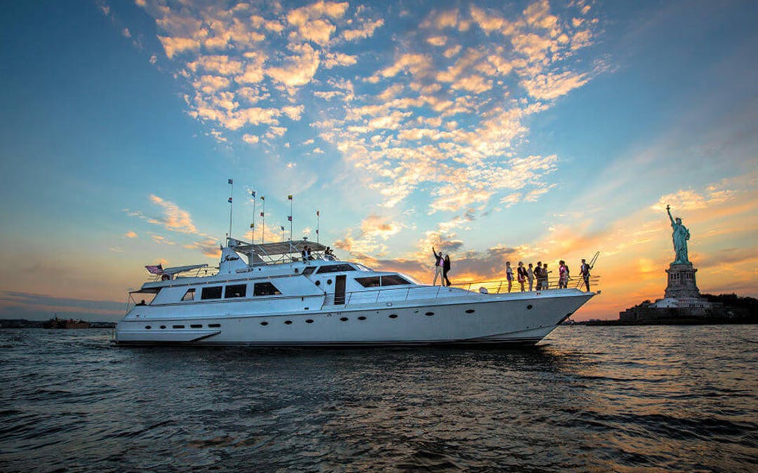 97 Guy Couach luxury charter yacht - Alpine Marina, Alpine Approach Rd, Alpine, NJ, USA