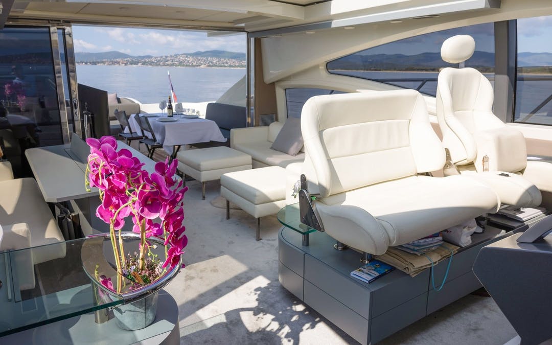 68 Azimut luxury charter yacht - Saint-Tropez, France