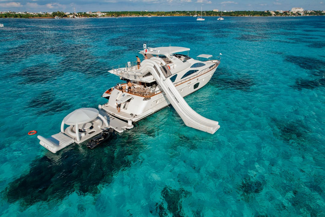 80 Azimut luxury charter yacht - Porto Novo, Cancún, Quintana Roo, Mexico