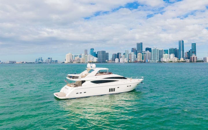 85' Princess, UK luxury charter yacht - Nassau, The Bahamas