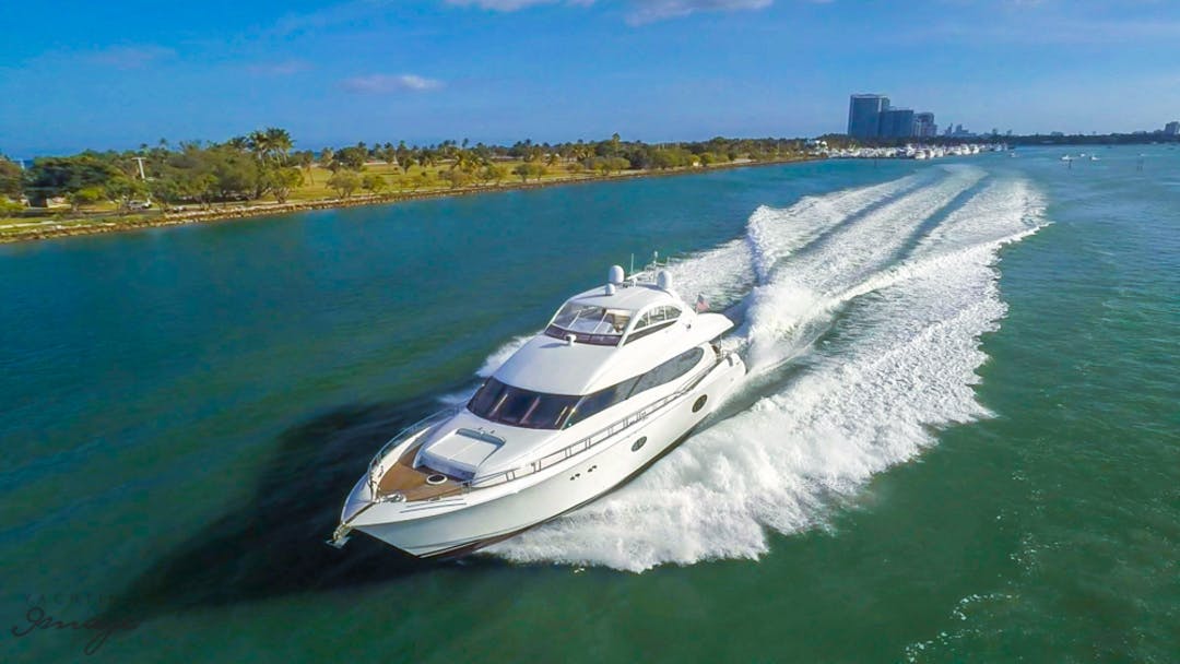 84 Lazarra luxury charter yacht - Turnberry Marina, Turnberry Way, Aventura, FL, USA