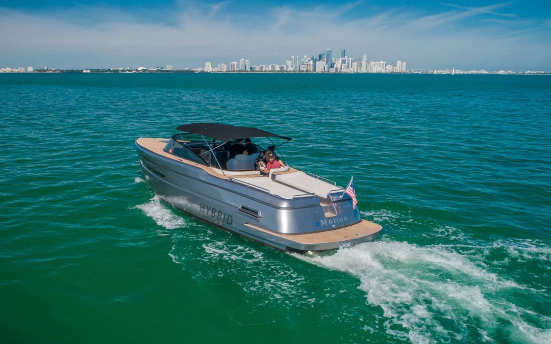 36 Canard luxury charter yacht - Sea Isle Marina & Yachting Center, North Bayshore Drive, Miami, FL, USA