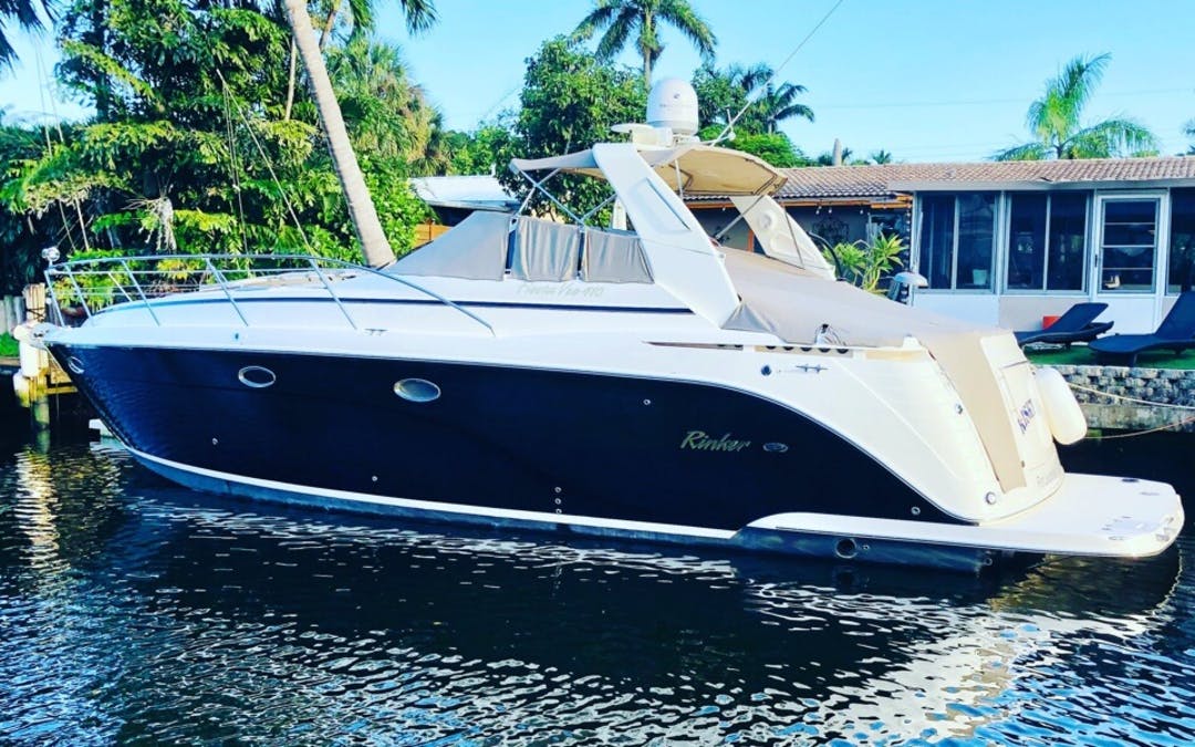 44 Rinker luxury charter yacht - Esplanade Park, SW 2nd St, Fort Lauderdale, FL 33312, USA